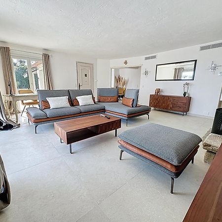 3 Bedrooms Villa Near Cannes - Pool & Jacuzzi - Sea View Mandelieu Exteriör bild