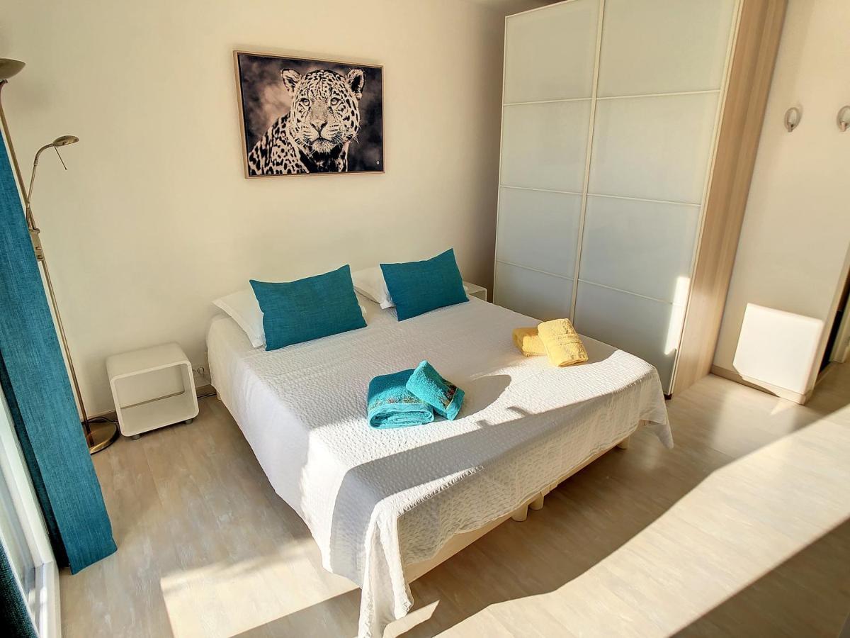 3 Bedrooms Villa Near Cannes - Pool & Jacuzzi - Sea View Mandelieu Exteriör bild
