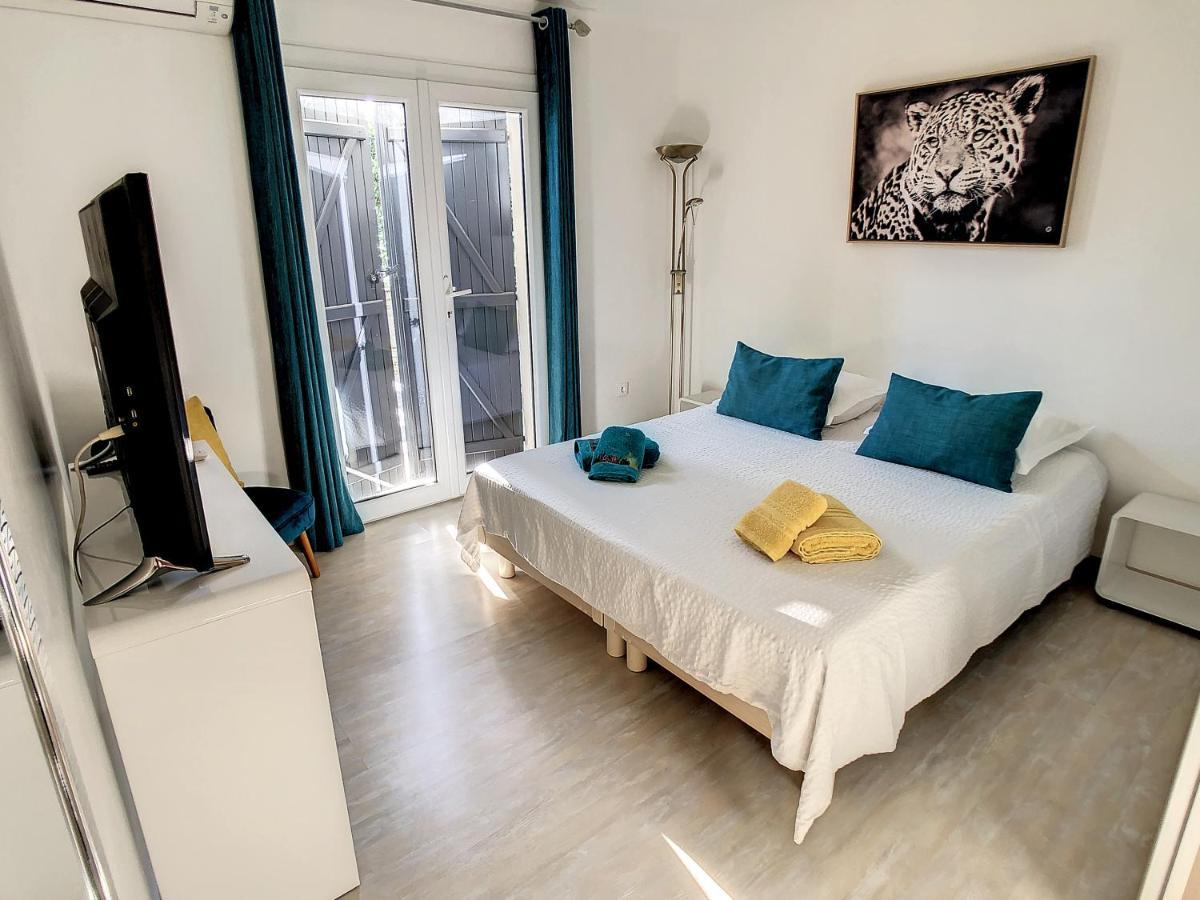 3 Bedrooms Villa Near Cannes - Pool & Jacuzzi - Sea View Mandelieu Exteriör bild