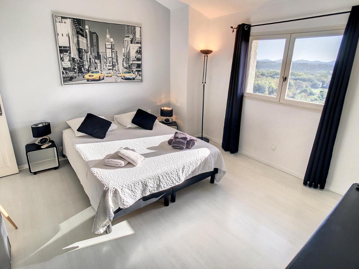 3 Bedrooms Villa Near Cannes - Pool & Jacuzzi - Sea View Mandelieu Exteriör bild