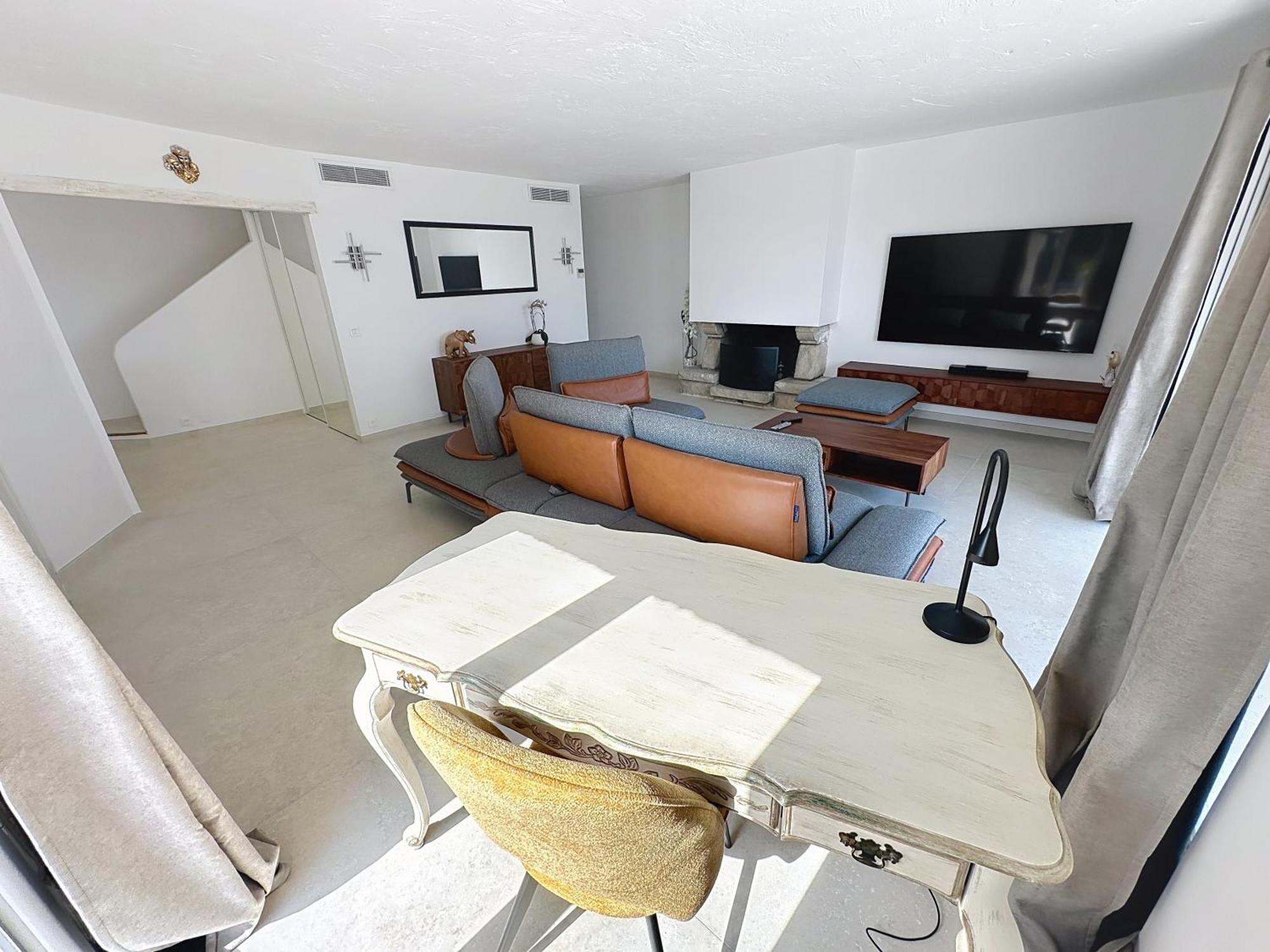 3 Bedrooms Villa Near Cannes - Pool & Jacuzzi - Sea View Mandelieu Exteriör bild