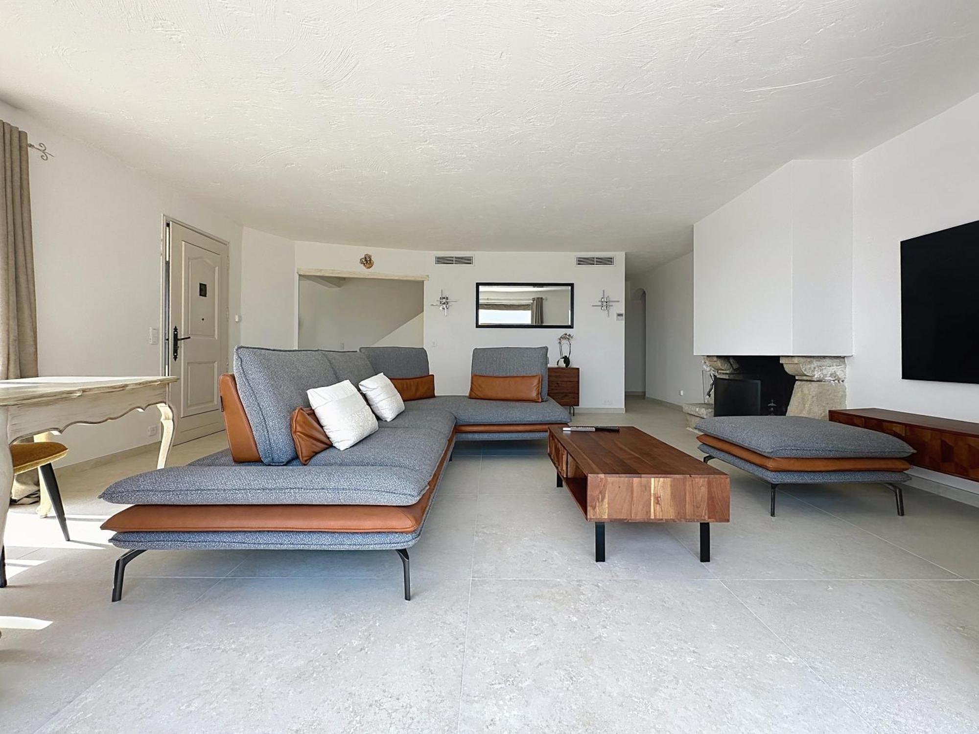 3 Bedrooms Villa Near Cannes - Pool & Jacuzzi - Sea View Mandelieu Exteriör bild