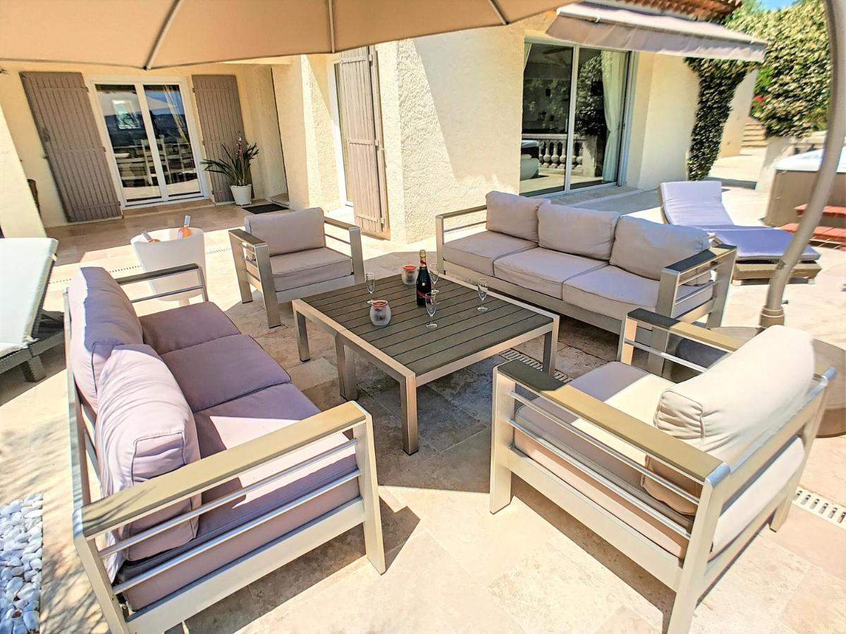 3 Bedrooms Villa Near Cannes - Pool & Jacuzzi - Sea View Mandelieu Exteriör bild