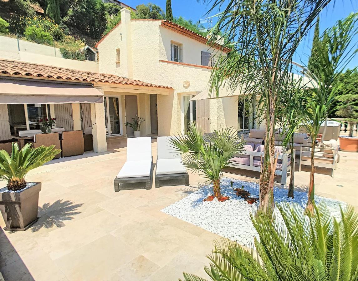 3 Bedrooms Villa Near Cannes - Pool & Jacuzzi - Sea View Mandelieu Exteriör bild