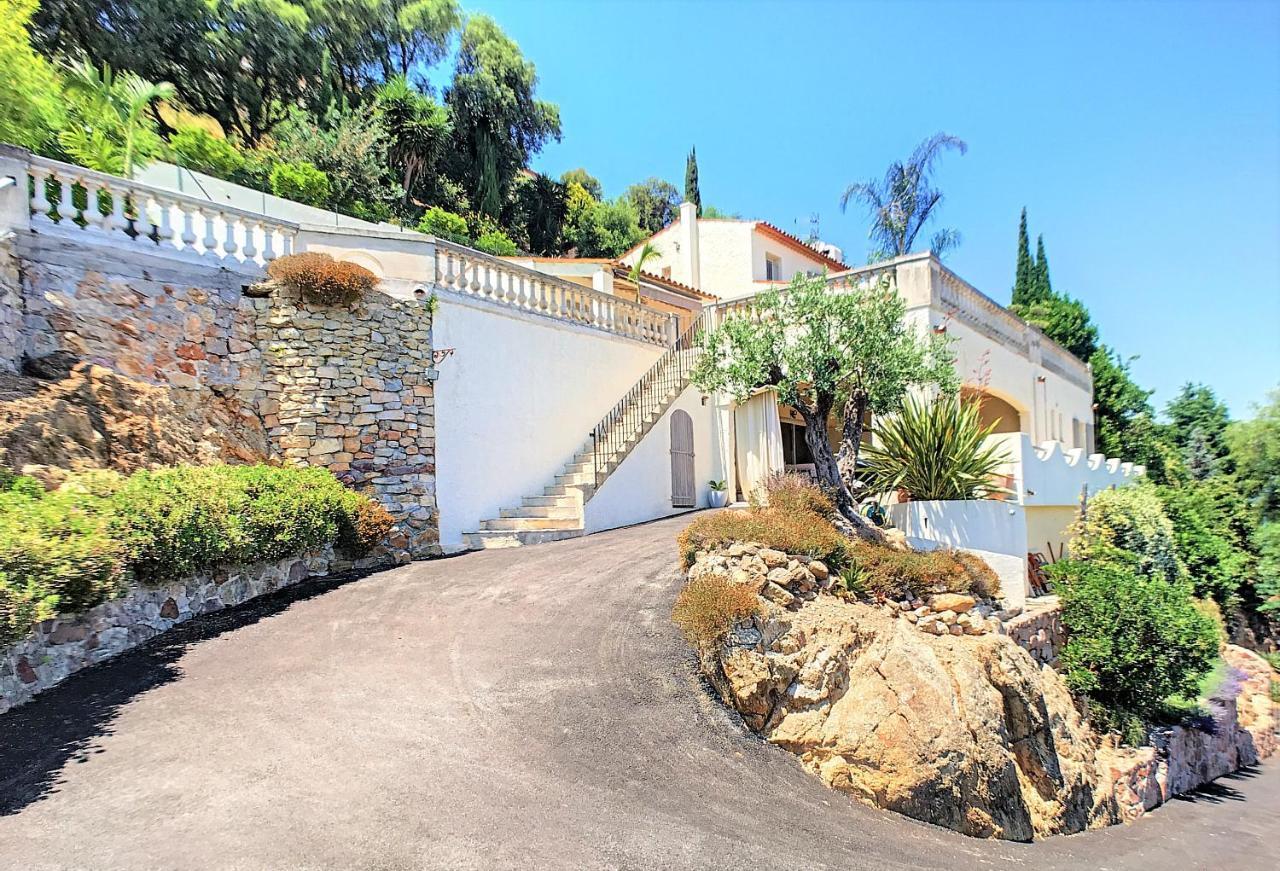 3 Bedrooms Villa Near Cannes - Pool & Jacuzzi - Sea View Mandelieu Exteriör bild